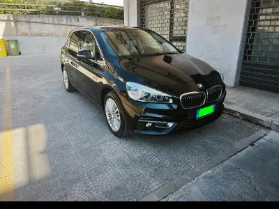 Usado BMW 218 150 HP (110 kW) 2015 Preto Monovolume