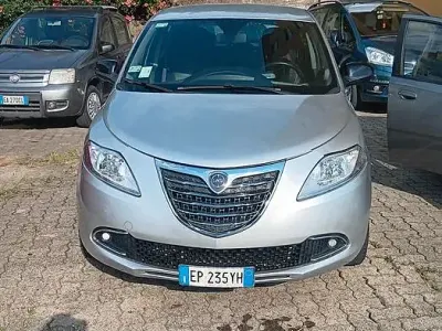Usata Lancia Ypsilon S 86 CV (63 kW) 2013 Grigio Utilitaria