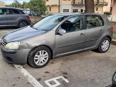Usata VW Golf V 2005 Grigio Utilitaria