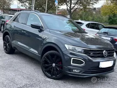 Usata VW T-Roc R-line 190 CV (139 kW) 2020 Grigio SUV