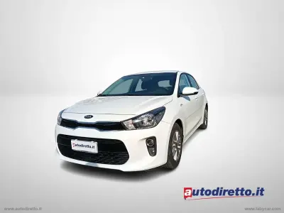 Usata Kia Rio 84 CV (61 kW) 2020 Bianco Berlina
