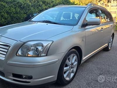 Usata Toyota Avensis 129 CV (94 kW) 2006 Grigio Station wagon