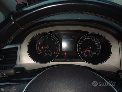 Usata VW Golf Sportsvan 110 CV (80 kW) 2016 Grigio Monovolume