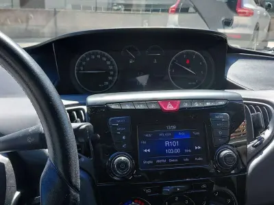 Usata Lancia Ypsilon 95 CV (69 kW) 2017 Bianco Utilitaria