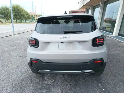 Nuova Jeep Avenger Altitude 100 CV (73 kW) 2026 Grigio SUV