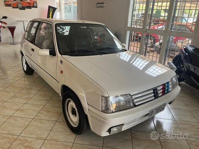 Usata Peugeot 205 101 CV (74 kW) 1989 Bianco Berlina