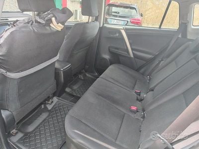 Usata Toyota RAV4 2015 Grigio SUV