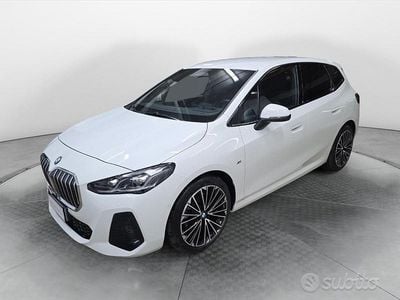 Usata BMW 218 Active Tourer Comfort Edition 150 CV (110 kW) 2024 Alpinweiss iii pastello Monovolume
