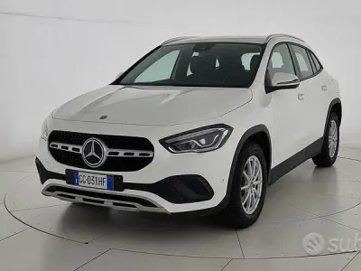 Usata Mercedes GLA200 Business 163 CV (119 kW) 2021 Bianco SUV