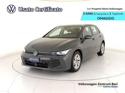 Usata VW Golf VIII Life 116 CV (85 kW) 2025 Grigio Berlina