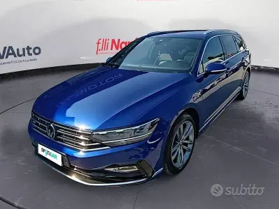Usata VW Passat Executive 150 CV (110 kW) 2021 Bluazzurro Station wagon