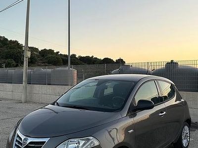 Usata Lancia Ypsilon Gold 95 CV (69 kW) 2017 Utilitaria