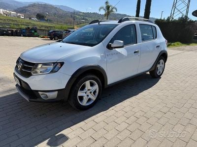 Usata Dacia Sandero Prestige 90 CV (66 kW) 2015 Bianco Berlina