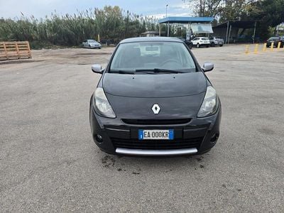 Usata Renault Clio II Dynamique 72 CV (52 kW) 2010 Nero Berlina