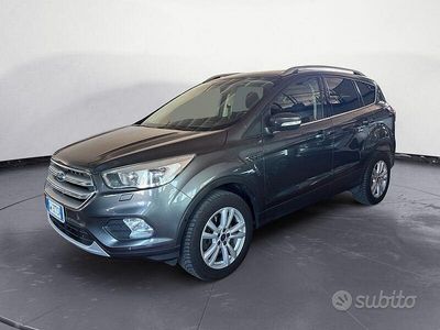 Usata Ford Kuga Business Edition 120 CV (88 kW) 2017 Grigio SUV