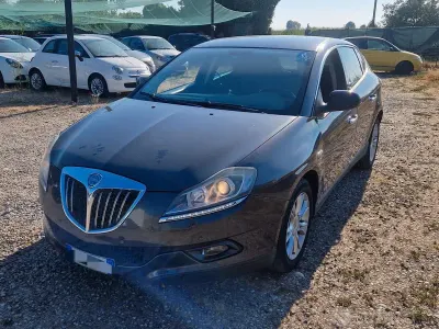 Usata Lancia Delta 120 CV (88 kW) 2010 Grigio Utilitaria