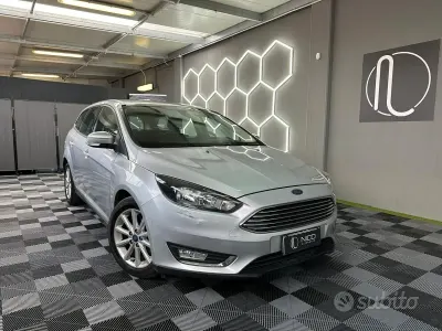 Usata Ford Focus Business Edition 120 CV (88 kW) 2015 Grigio Station wagon