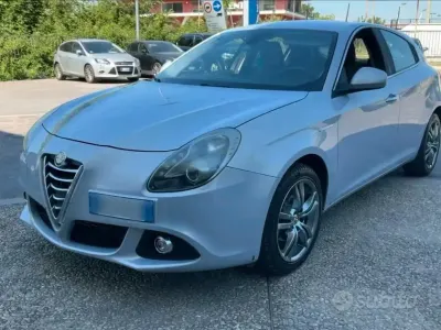 Usata Alfa Romeo Giulietta 105 CV (77 kW) 2013 Bluazzurro Utilitaria