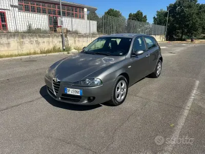 Usata Alfa Romeo 147 Exclusive 120 CV (88 kW) 2008 Grigio Utilitaria