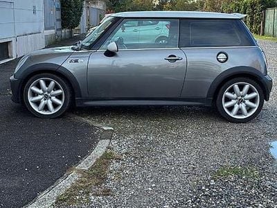 Begagnad Mini Cooper S 2003 Grå Halvkombi