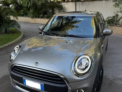 Usata Mini ONE 102 CV (75 kW) 2020 Grigio Utilitaria