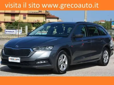 Usata Skoda Octavia Executive 116 CV (85 kW) 2022 Grigio quarzo Station wagon