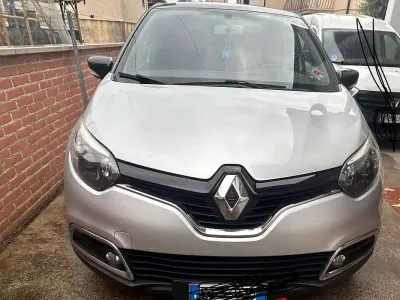 Usata Renault Captur 90 CV (66 kW) 2015 Argento SUV