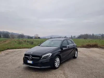 Usata Mercedes A180 Executive 109 CV (80 kW) 2017 Nero Berlina