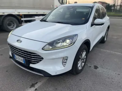 Gebraucht Ford Kuga Titanium 120 PS (88 kW) 2022 Weiß SUV