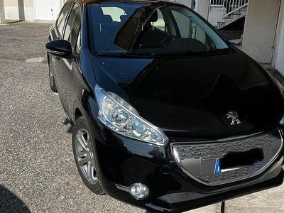 Usata Peugeot 208 Allure 92 CV (67 kW) 2013 Nero Utilitaria