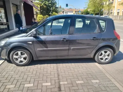 Usata Renault Scenic E-Tech 105 CV (77 kW) 2007 Nero Monovolume