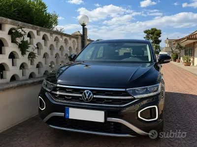 Usata VW T-Roc R-line 150 CV (110 kW) 2022 Nero SUV