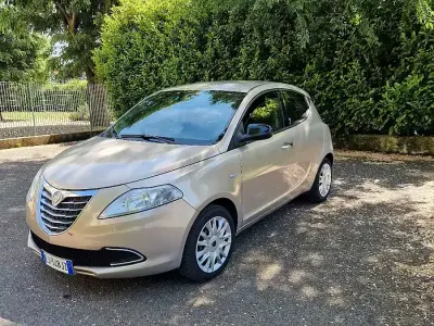 Usata Lancia Ypsilon Gold 69 CV (50 kW) 2011 Utilitaria