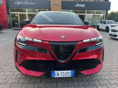 Usata Alfa Romeo Junior Edizione Speciale 114 kW (156 CV) 2024 Rosso brera con tetto nero SUV