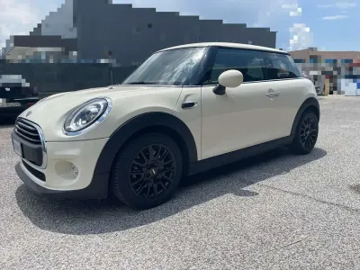Usata Mini One D 95 CV (69 kW) 2019 Beige Utilitaria