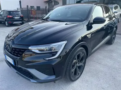 Usata Renault Arkana Engineered 94 CV (69 kW) 2023 Nera ossidiana SUV