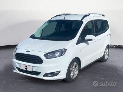 usata Ford Tourneo Courier 1.5 TDCI 95 CV Titanium OK NEOPATENTATI VETTURA D