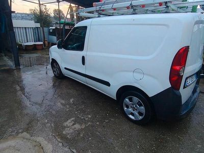 Usata Fiat Doblò 120 CV (88 kW) 2011 Bianco Monovolume