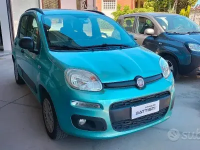 Usata Fiat Panda Lounge 69 CV (50 kW) 2014 Blu Utilitaria