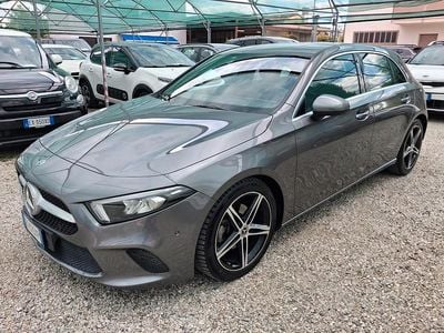 Usata Mercedes A180 116 CV (85 kW) 2018 Grigio Berlina