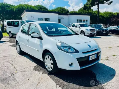 Usata Renault Clio II 72 CV (52 kW) 2010 Bianco Berlina