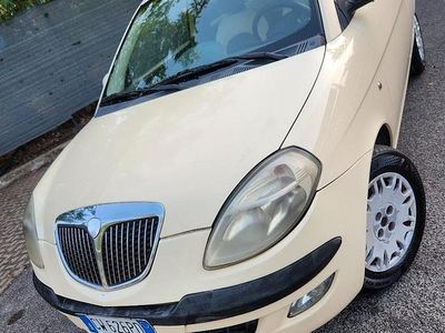 Usata Lancia Ypsilon 60 CV (44 kW) 2006 Giallo Utilitaria