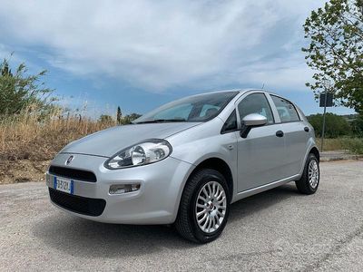 Grigio Usata 2016 Fiat Grande Punto Utilitaria | 5300 € (Buon prezzo)