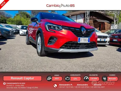 Usata Renault Captur Intens 101 CV (74 kW) 2021 Rosso SUV