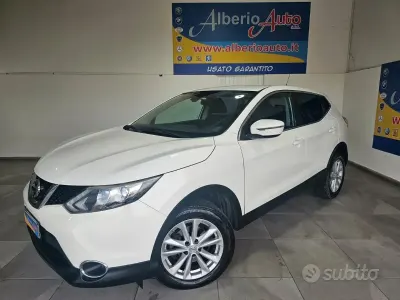 Usata Nissan Qashqai Acenta 110 CV (80 kW) 2015 Bianco SUV