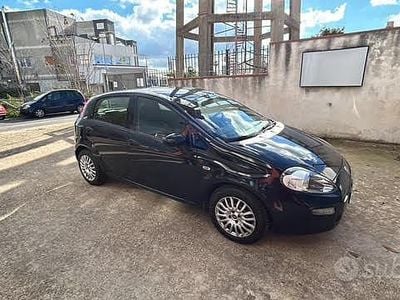 Usata Fiat Punto Lounge 95 CV (69 kW) 2016 Blu Utilitaria