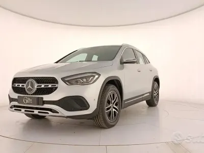 Usata Mercedes GLA180 Business 116 CV (85 kW) 2021 Grigio SUV