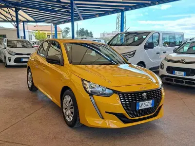 Usata Peugeot 208 Active 75 CV (55 kW) 2023 Giallo Utilitaria