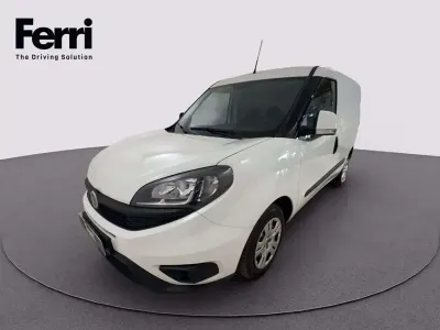 Usata Fiat Doblò Lounge 105 CV (77 kW) 2022 Bianco Monovolume