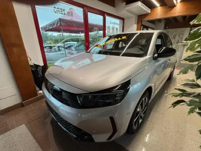 Usata Opel Corsa 101 CV (74 kW) 2025 Argento Utilitaria